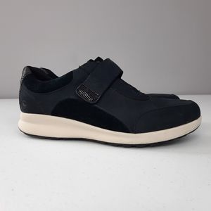 Clarks WIDE Black Faux Suede Sneakers Women's size 7.5
